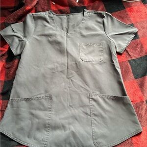 Women's Short Sleeve V-Neck Scrub Top in Gray